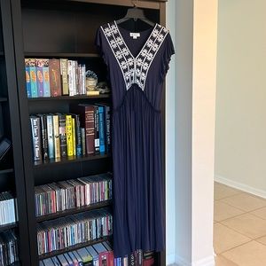 EXIST Embroidered Maxi Dress